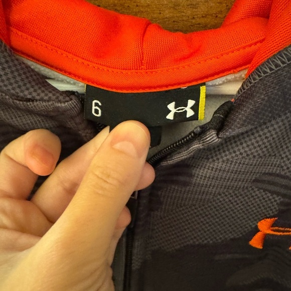 Boys Under Armour Sweatshirt Lot sz 6 - Picture 3 of 5
